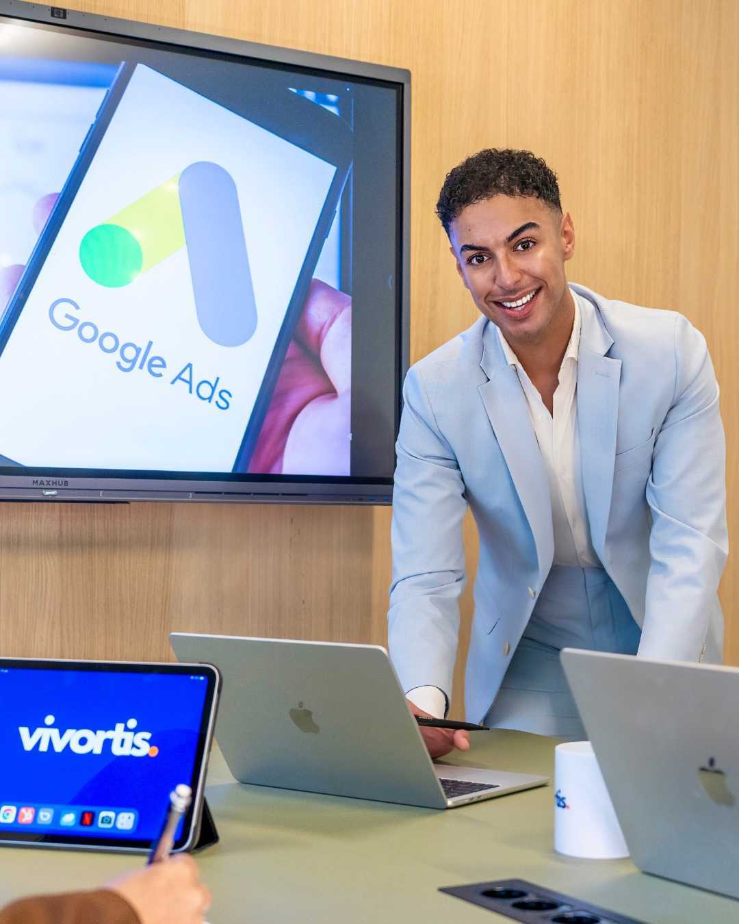 ViVortis consultant bespreekt mogelijkheden voor SEO-geoptimaliseerde WordPress websites en Google Ads